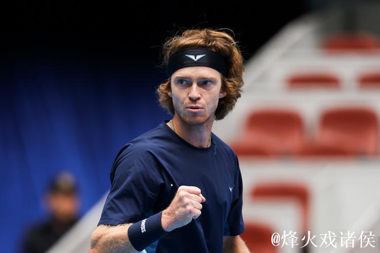 中网男单第4日阿尔卡拉斯进8强 卢布列夫比赛取消 中网男单第4日阿尔卡拉斯进8强 卢布列夫比赛取消