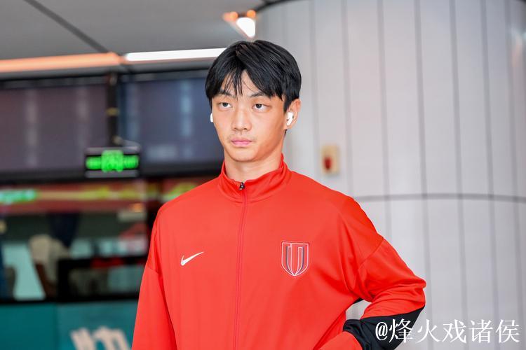 成都蓉城再添一名国脚 杨明洋:30岁是追梦的起点 成都蓉城再添一名国脚 杨明洋:30岁是追梦的起点