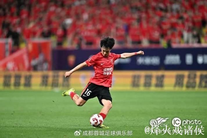 成都蓉城再添一名国脚 杨明洋:30岁是追梦的起点 成都蓉城再添一名国脚 杨明洋:30岁是追梦的起点